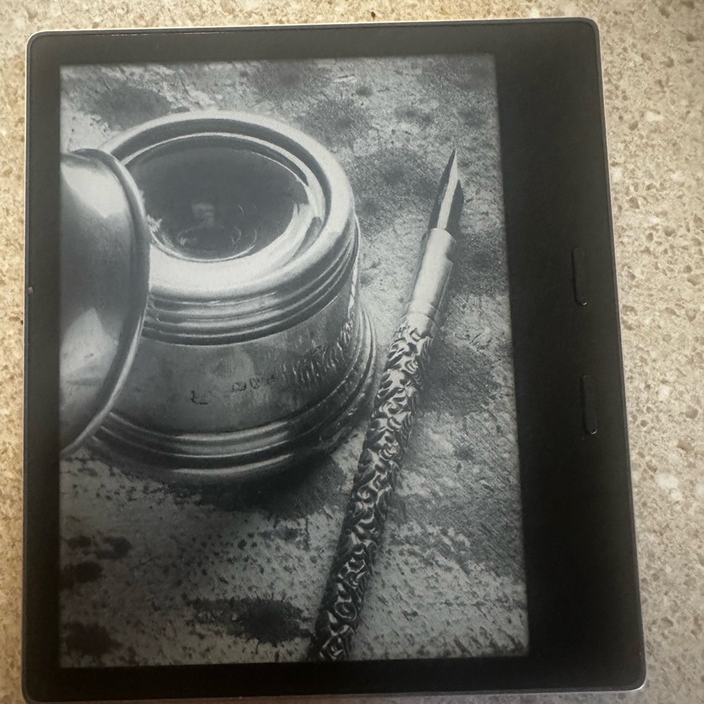 Black eBook Reader Tablet - E-ink Display